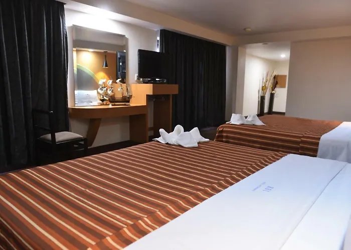 Hotel Atizapan 2*